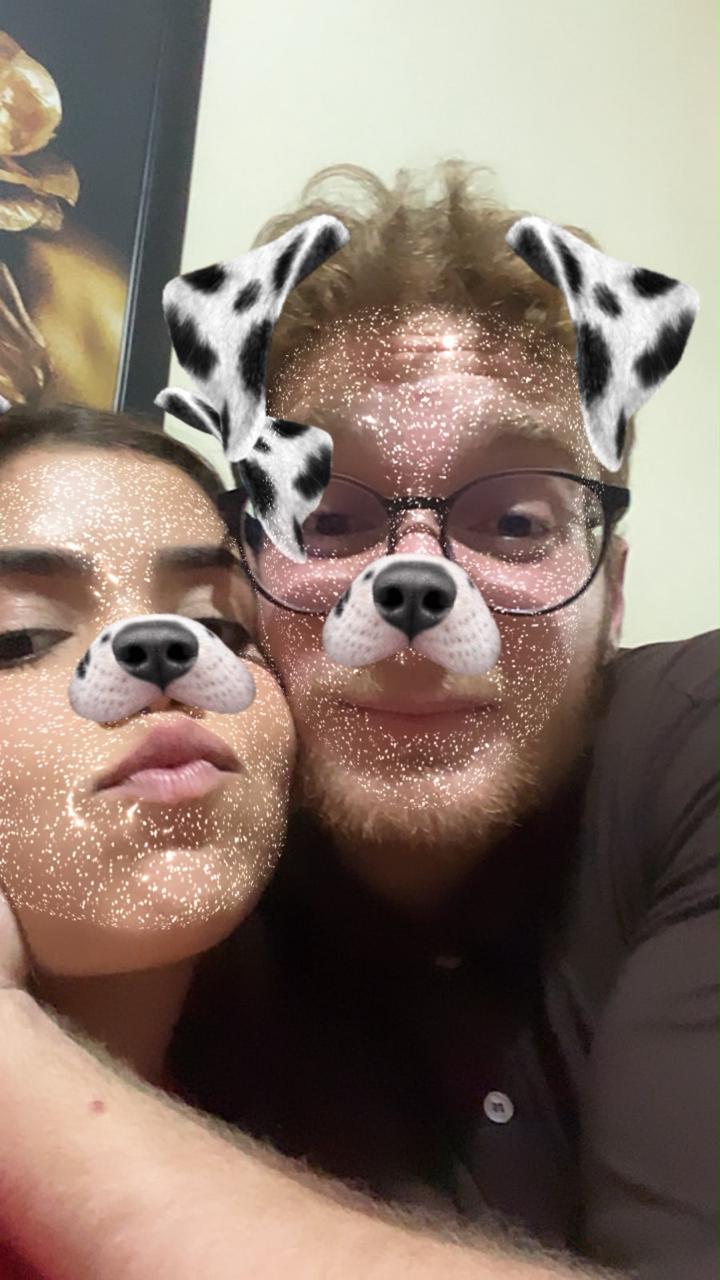 Mais uma foto romântica do casal